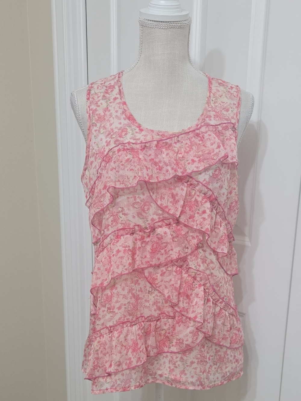 Christopher & Banks Pink Floral Ruffle Tank In Excellent Condition Sz M